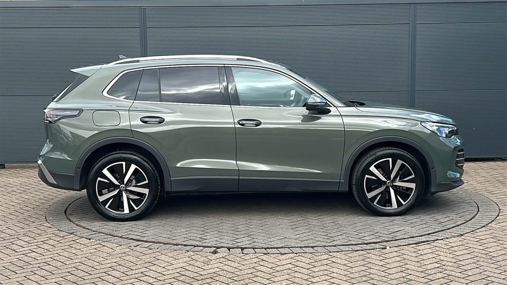 Volkswagen Tiguan 2.0 Tdi Elegance Dsg 150 Ps FE75XSF Green #4