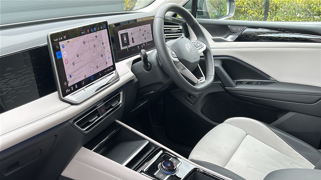Volkswagen Tiguan 2.0 Tdi Elegance Dsg 150 Ps FE75XSF Green #2