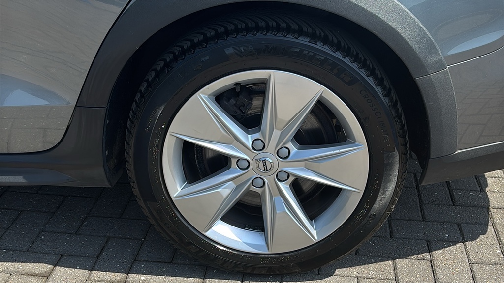 Volvo V60 Cross Country 2.0 D4 190 Cross Country Awd 190 Ps Grey #5