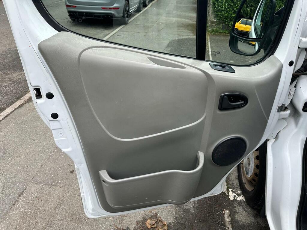 Vauxhall Vivaro 2.0 2900 Cdti Sportive Silver #38