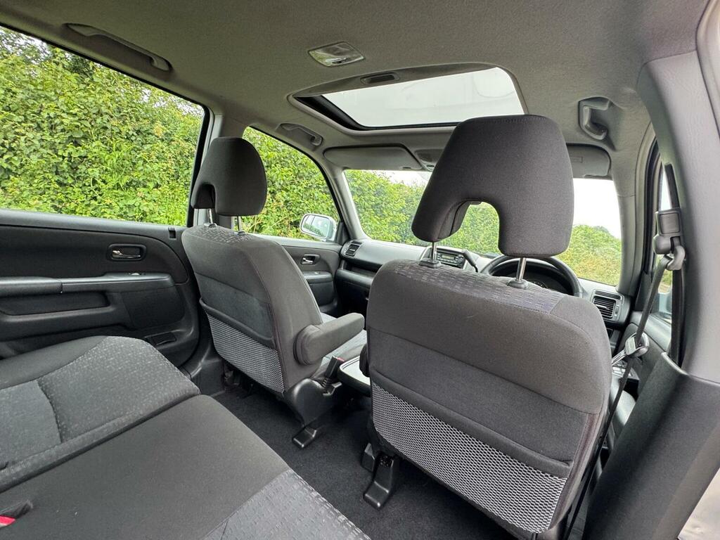 Honda Cr-V I-vtec Executive 5-Door Silver #8