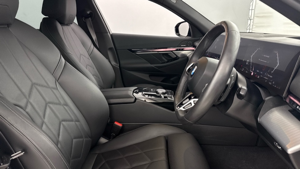 BMW 5 Series Saloon Black #21