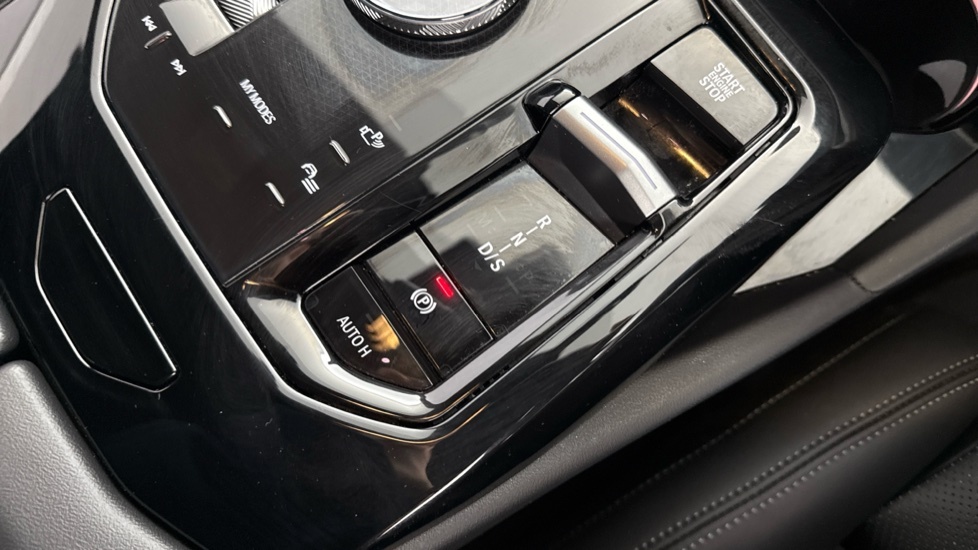BMW 5 Series Saloon Black #38