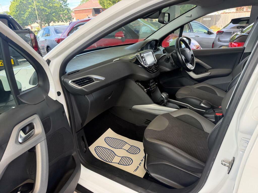 Peugeot 2008 1.2 Puretech Allure Grey #16