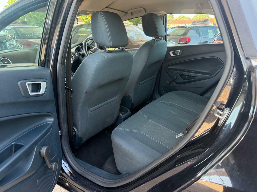 Ford Fiesta 1.25 Zetec 82 Red #20
