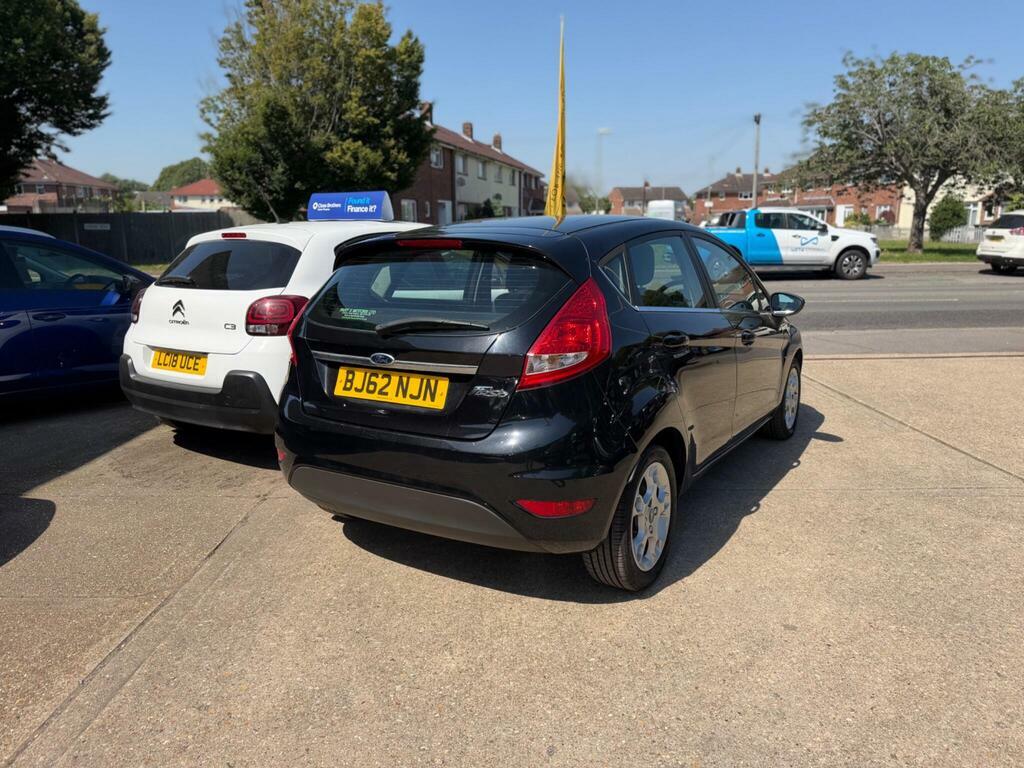 Ford Fiesta 1.25 Zetec 82 Red #8