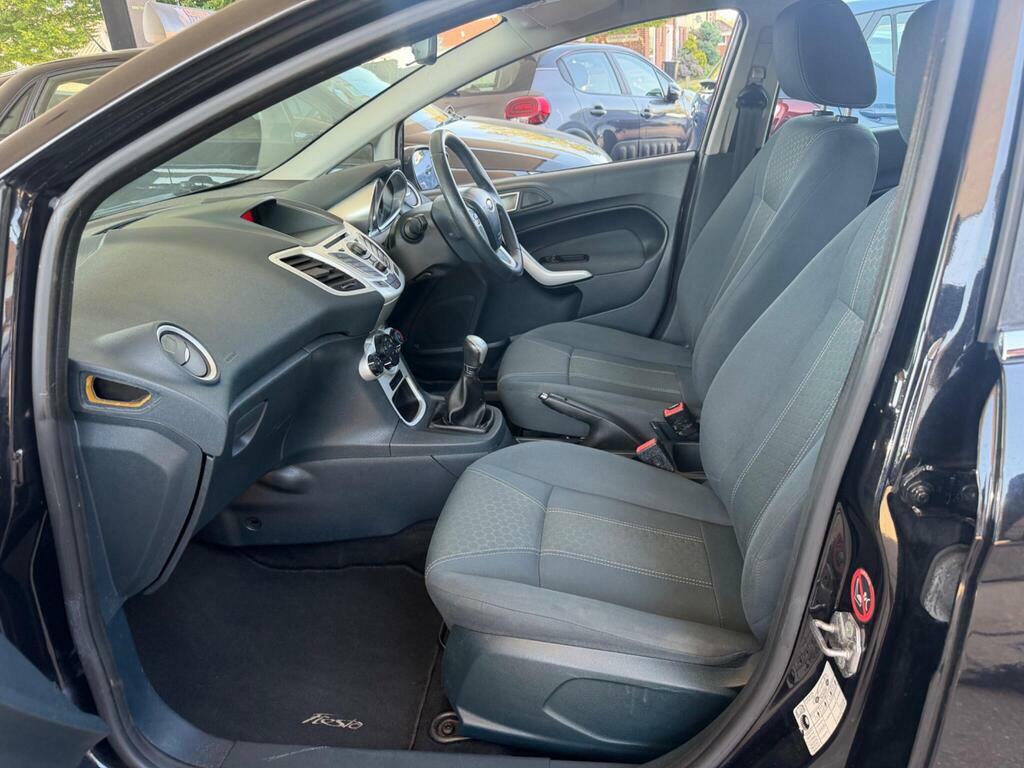 Ford Fiesta 1.25 Zetec 82 Red #16