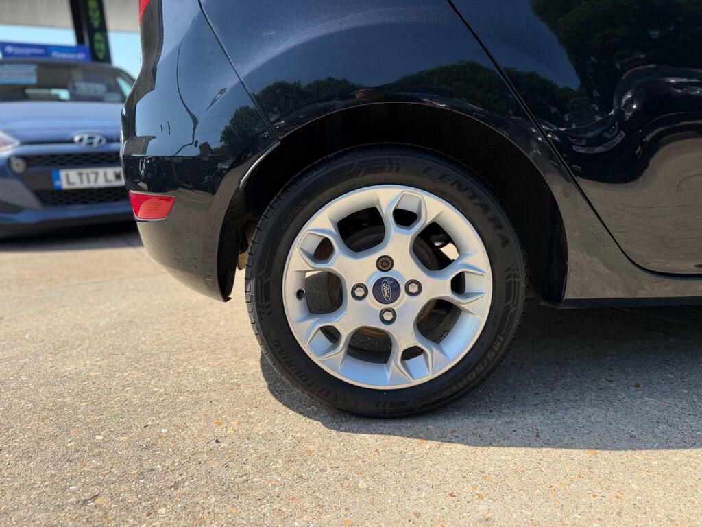 Ford Fiesta 1.25 Zetec 82 Red #23