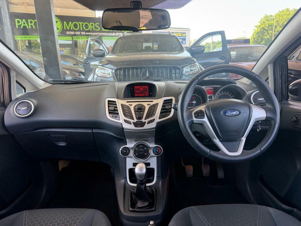 Ford Fiesta 1.25 Zetec 82 Red #11