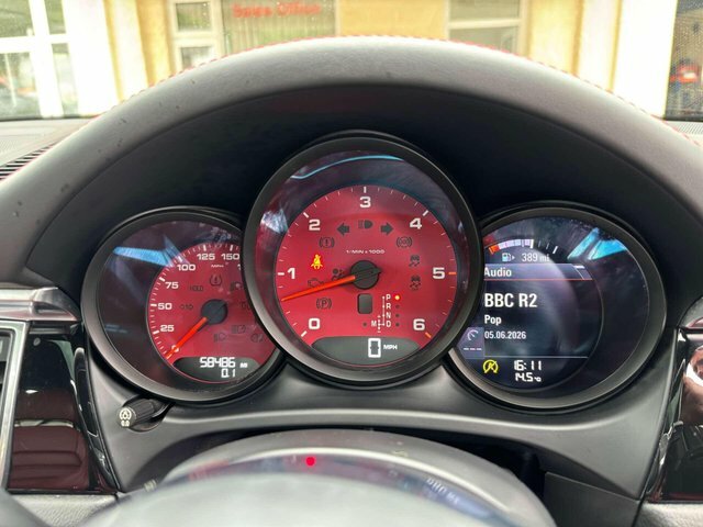 Porsche Macan Pdk White #19