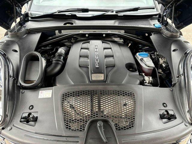 Porsche Macan Pdk White #23