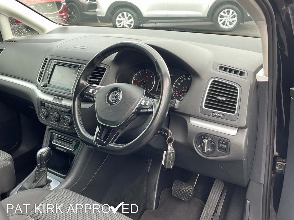 Volkswagen Sharan 2.0 Tdi Scr 150 Se Nav Dsg Black #4