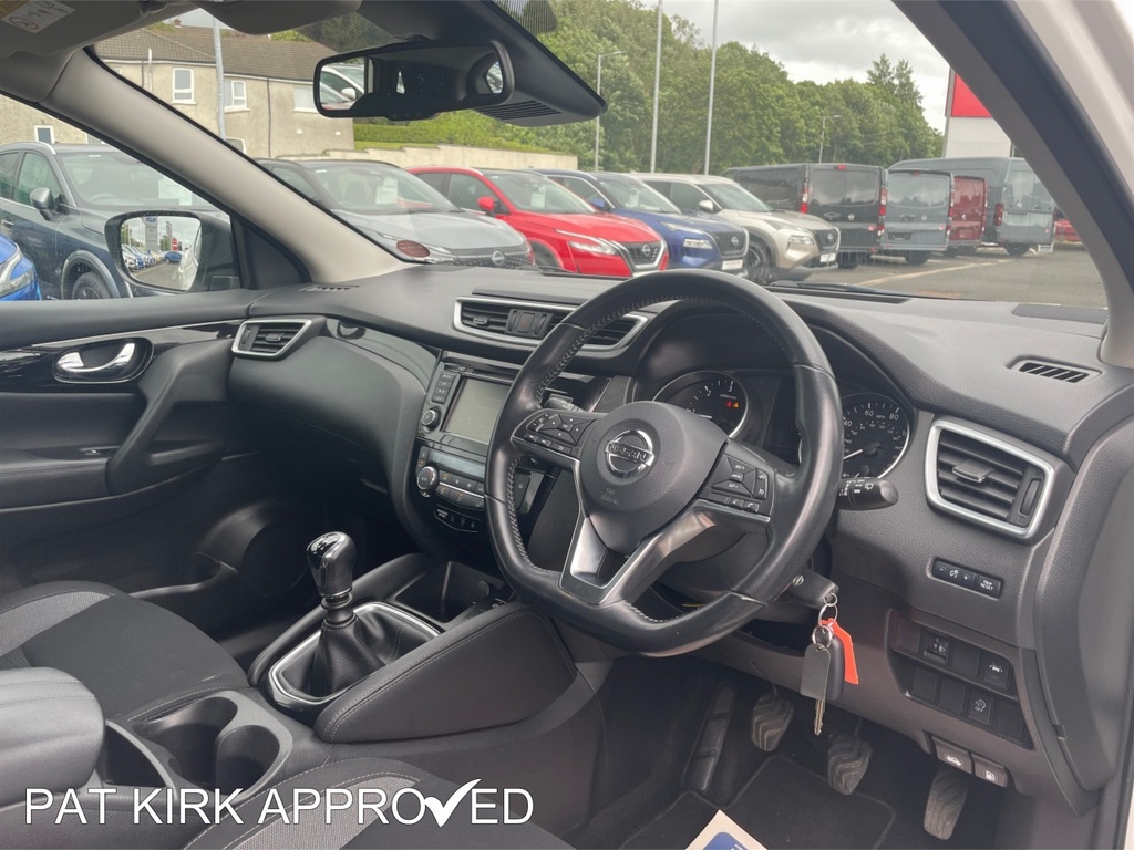 Nissan Qashqai 1.5 Dci 115 Acenta Premium White #4