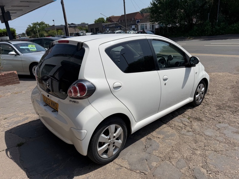 Toyota Aygo Vvt-i Fire Ac White #3
