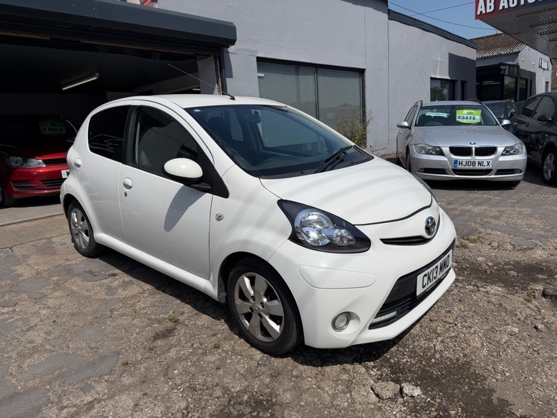 Toyota Aygo Vvt-i Fire Ac White #2