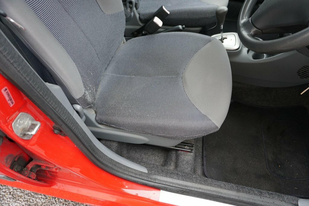 Peugeot 107 Hatchback Urban Black #20