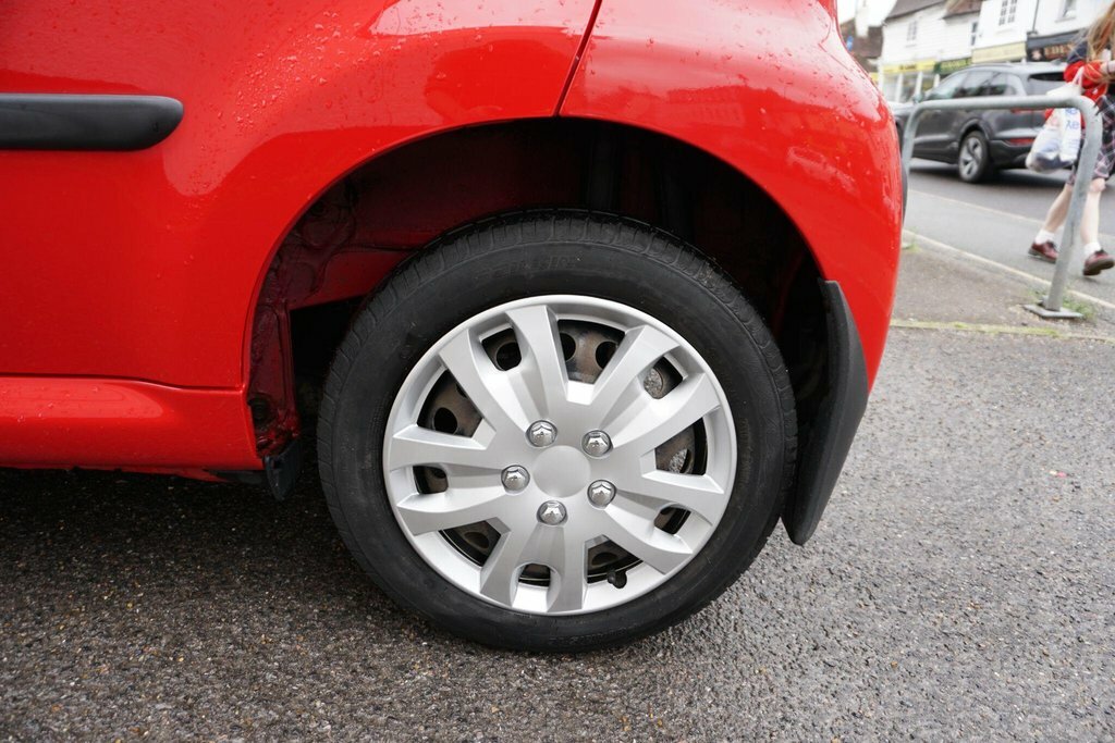 Peugeot 107 Hatchback Urban Black #35