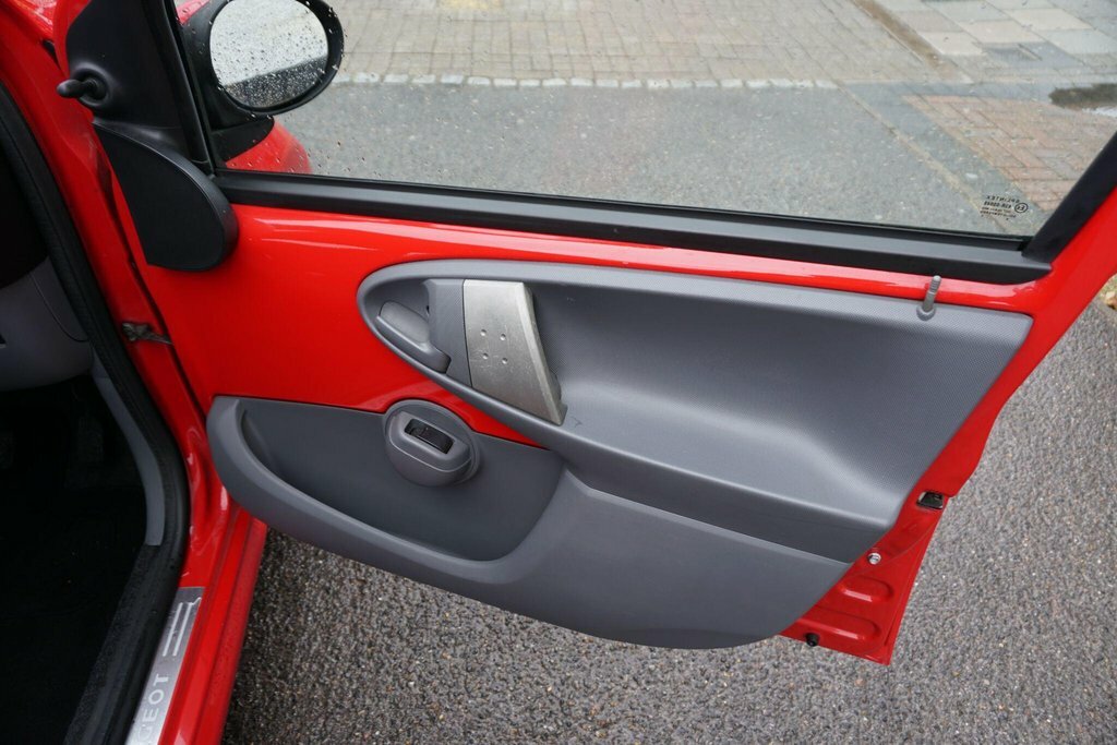 Peugeot 107 Hatchback Urban Black #29