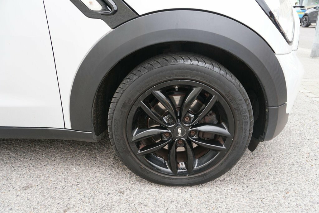 Mini Paceman White #19