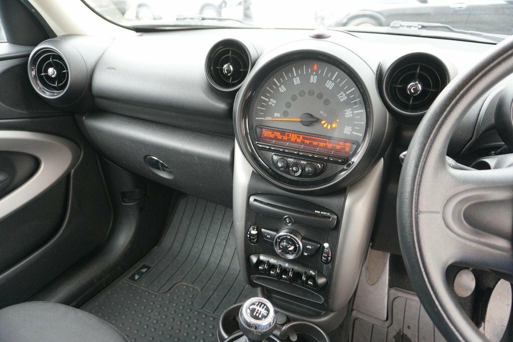 Mini Paceman White #51