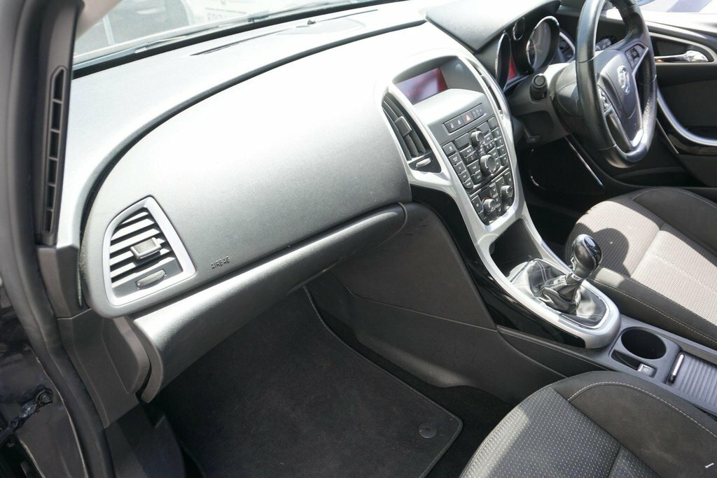 Vauxhall Astra Hatchback 1.4 16V Excite Euro 5 201261 White #14