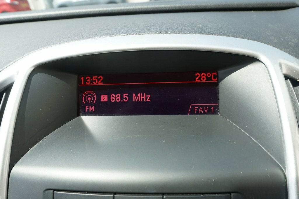Vauxhall Astra Hatchback 1.4 16V Excite Euro 5 201261 White #32