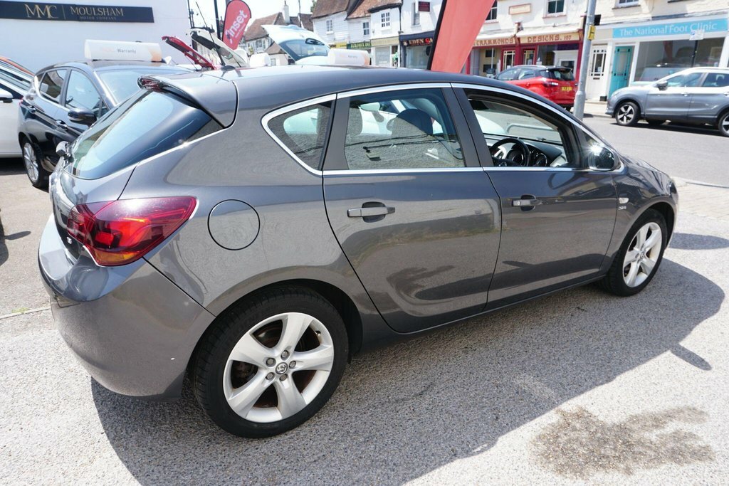 Vauxhall Astra Hatchback 1.4 16V Excite Euro 5 201261 White #9