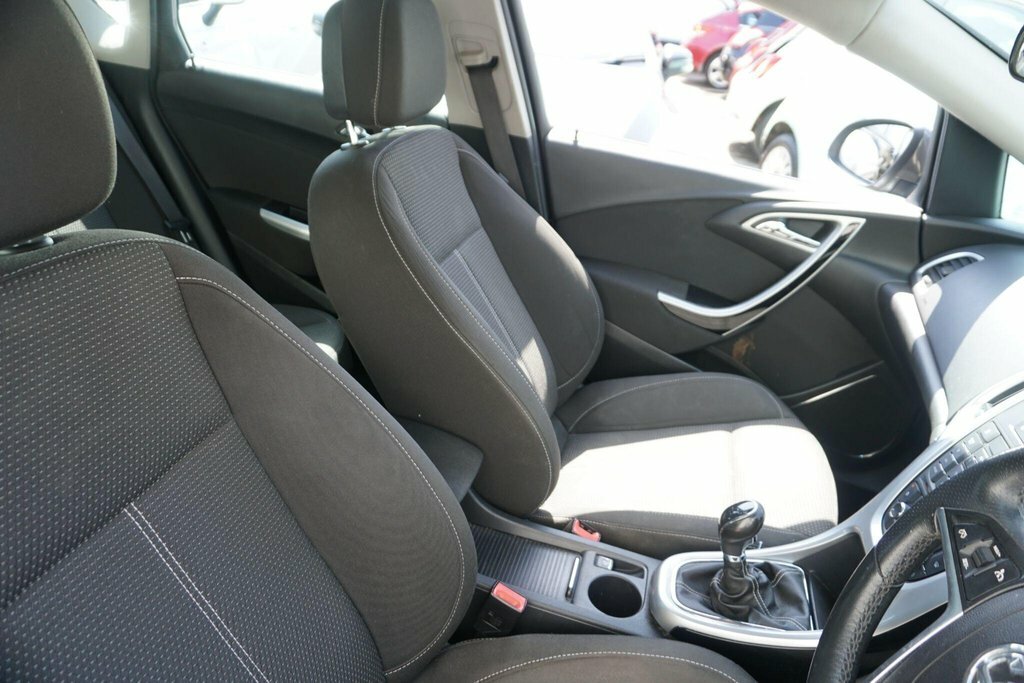 Vauxhall Astra Hatchback 1.4 16V Excite Euro 5 201261 White #16