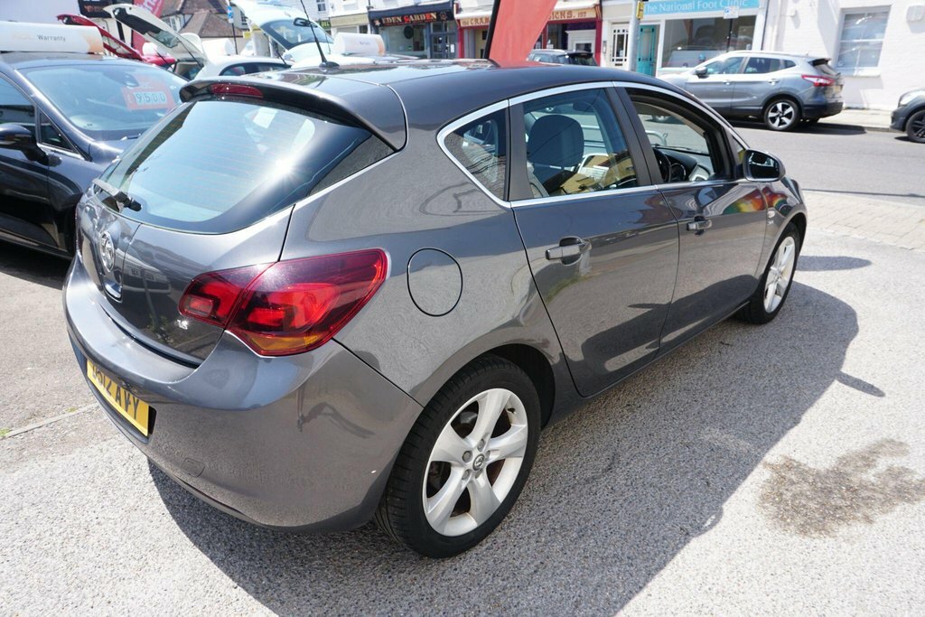 Vauxhall Astra Hatchback 1.4 16V Excite Euro 5 201261 White #8