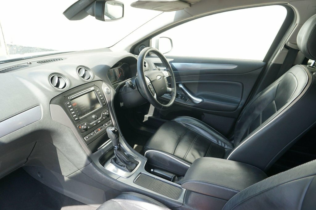 Ford Mondeo Hatchback 2.0 Silver #47
