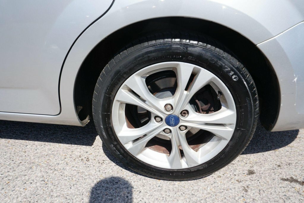 Ford Mondeo Hatchback 2.0 Silver #28