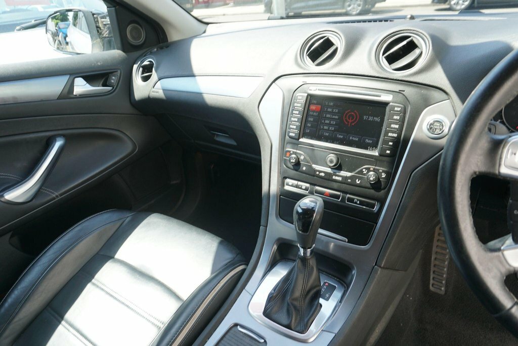 Ford Mondeo Hatchback 2.0 Silver #8
