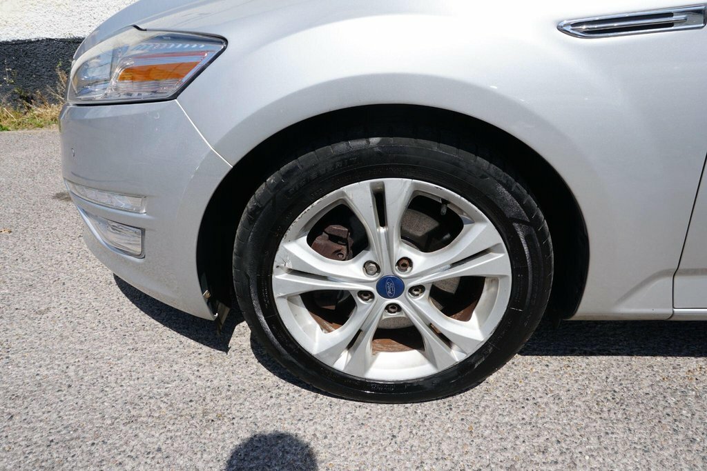 Ford Mondeo Hatchback 2.0 Silver #29