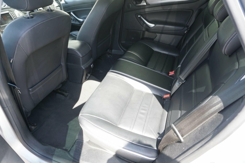 Ford Mondeo Hatchback 2.0 Silver #16