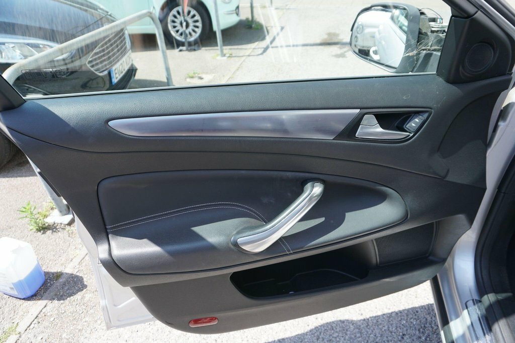 Ford Mondeo Hatchback 2.0 Silver #25