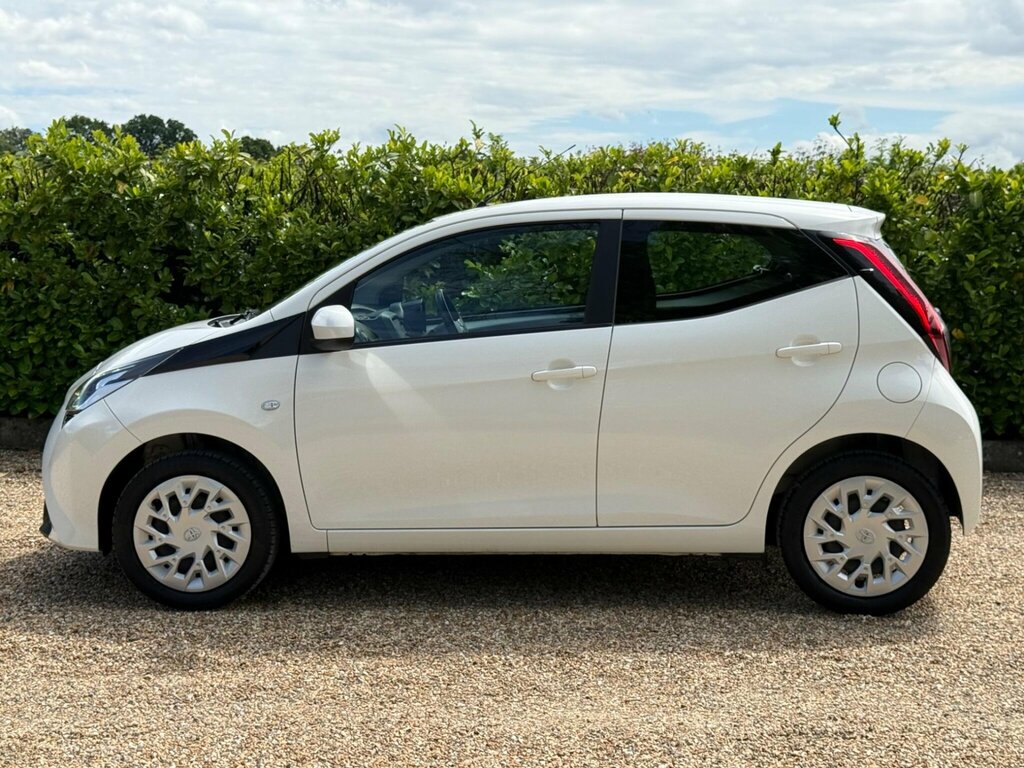 Toyota Aygo 1.0 Vvt-i X-play Euro 6 RO68VFW White #6