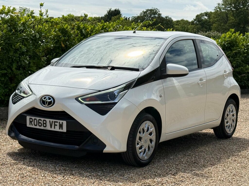 Toyota Aygo 1.0 Vvt-i X-play Euro 6 RO68VFW White #3