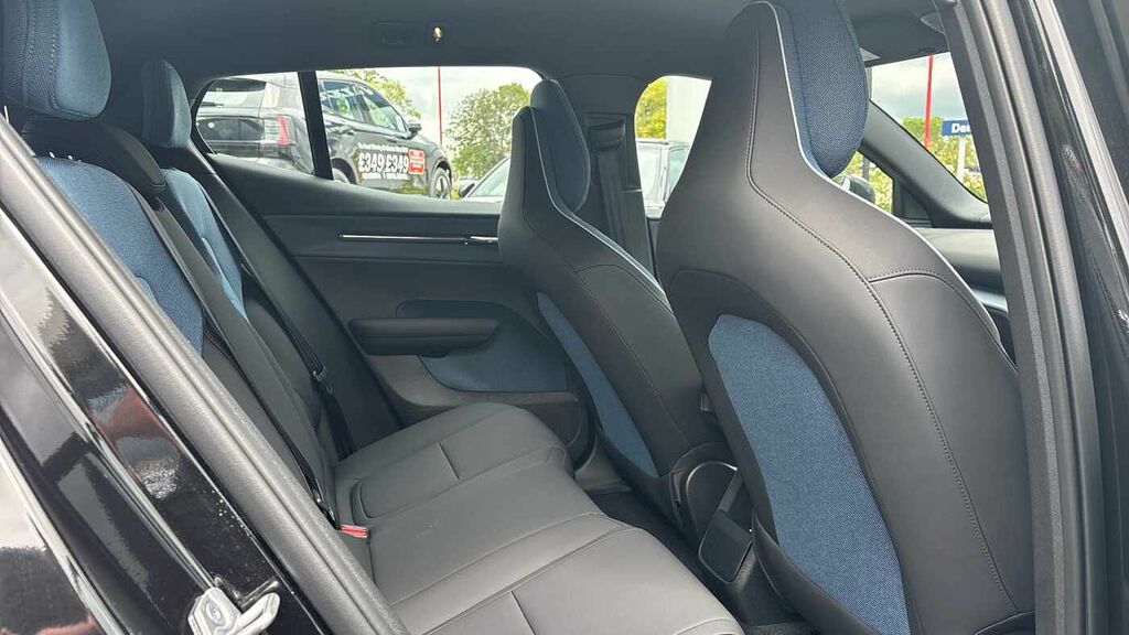 Volvo EX30 Plus, Twin Motor Performance, BK75XBP Black #6