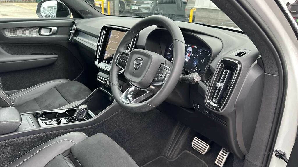 Volvo XC40 R-design Pro, T3 GU22HKB White #4