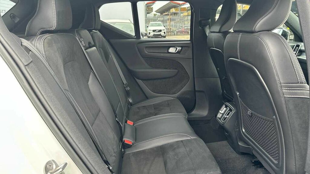 Volvo XC40 R-design Pro, T3 GU22HKB White #6