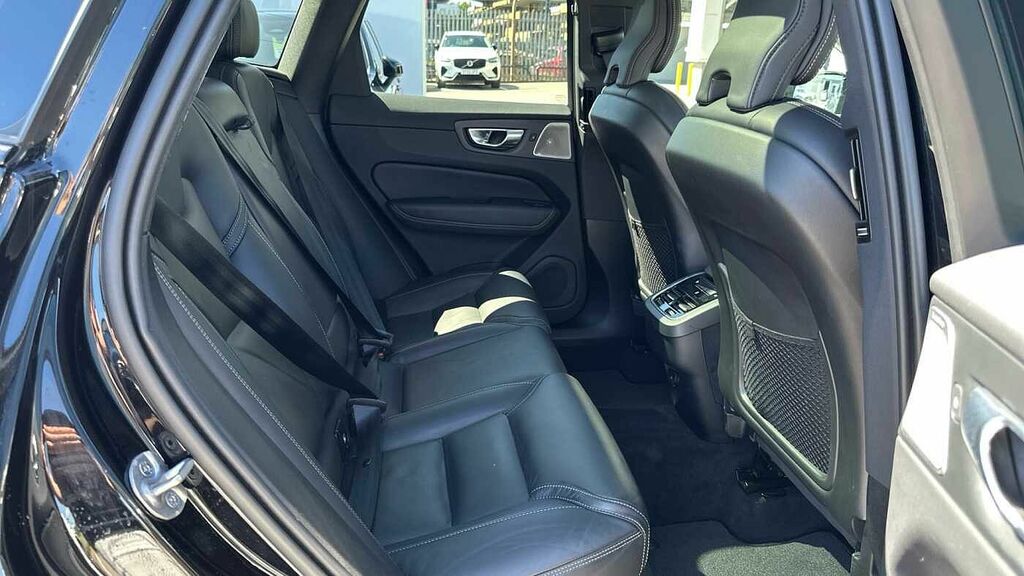 Volvo XC60 Ultra, B5 Awd Mild Hybrid, Dark RV25UDJ Black #6