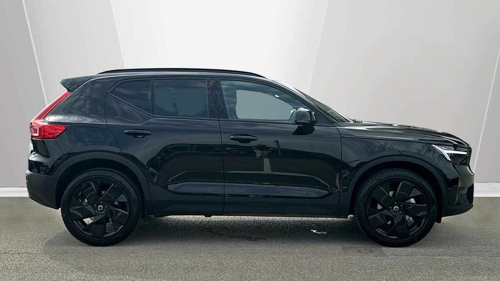 Volvo XC40 Black Edition Plus, B4 Mild Hybrid, DU26LVN Black #3