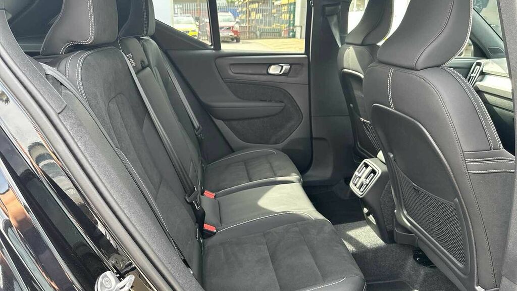 Volvo XC40 Black Edition Plus, B4 Mild Hybrid, DU26LVN Black #6