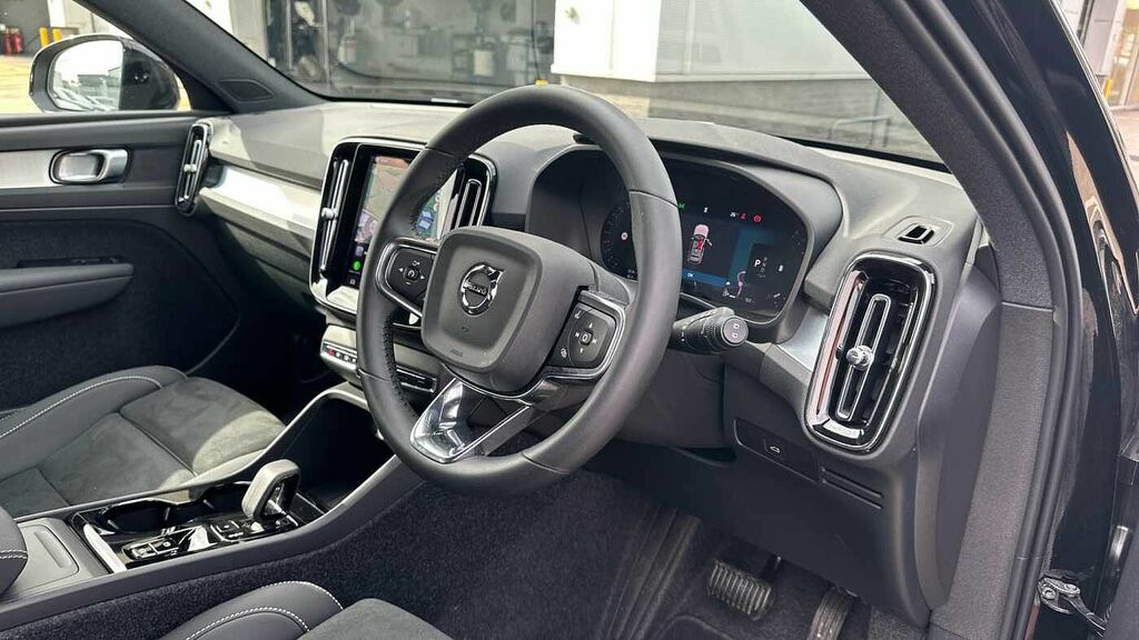 Volvo XC40 Black Edition Plus, B4 Mild Hybrid, DU26LVN Black #4