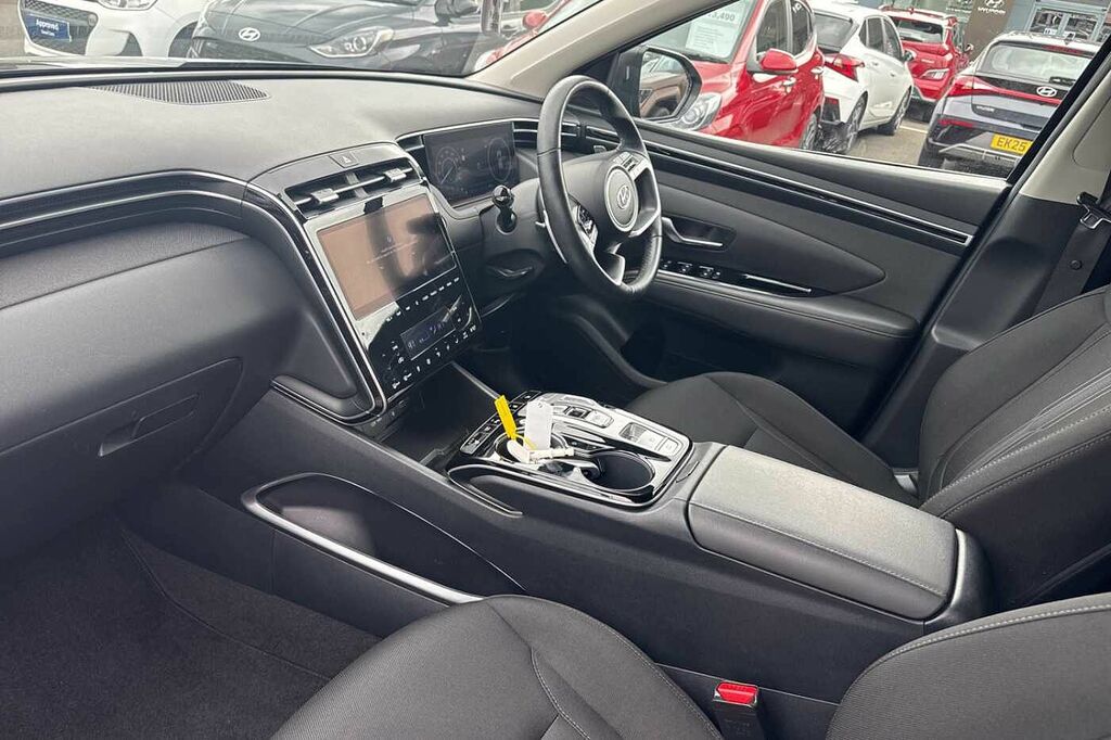 Hyundai Tucson 1.6 Tgdi Hybrid 230 Premium 2Wd LV22ACZ Black #2