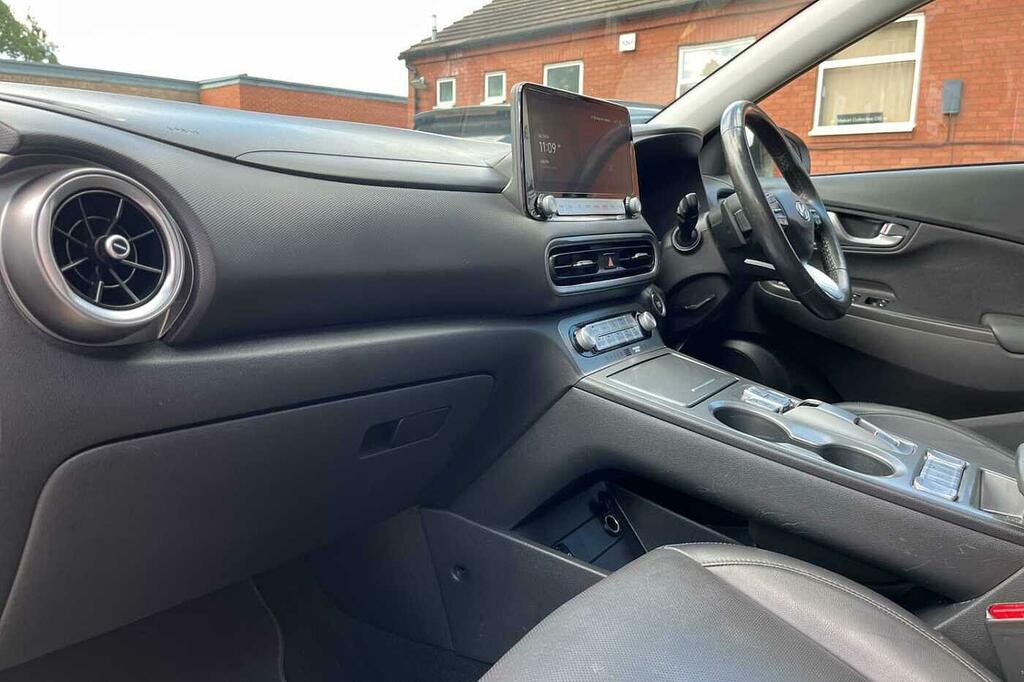 Hyundai Kona Ultimate 64Kwh FP23OPR White #2