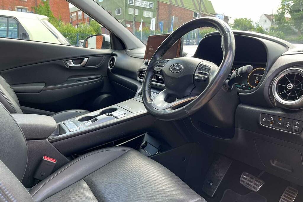 Hyundai Kona Ultimate 64Kwh FP23OPR White #5