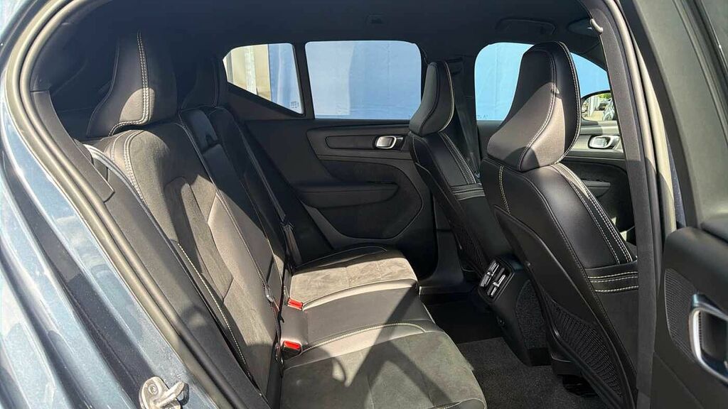 Volvo XC40 T3 161Bhp R Design - Rear Park Assist NA22TWG Blue #6
