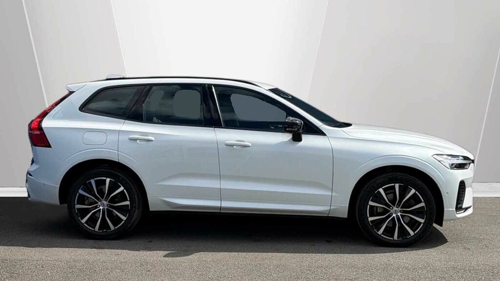 Volvo XC60 B4 194Bhp Plus Dark Mild Hybrid - 360 Camera YY72XRM White #3