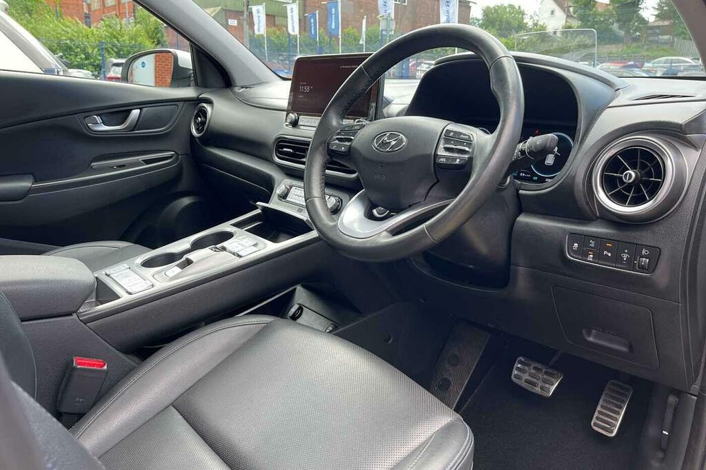 Hyundai Kona Ultimate 64Kwh SA23CZK White #5